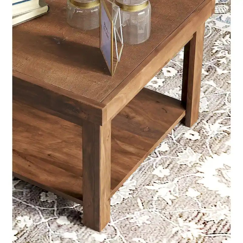 Tavolino rustico in legno con ripiano inferiore finitura Whiskey