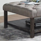 Pouf/ottoman quadrato imbottito in tessuto grigio Belbeck Farmhouse con ripiano aperto di Furniture of America