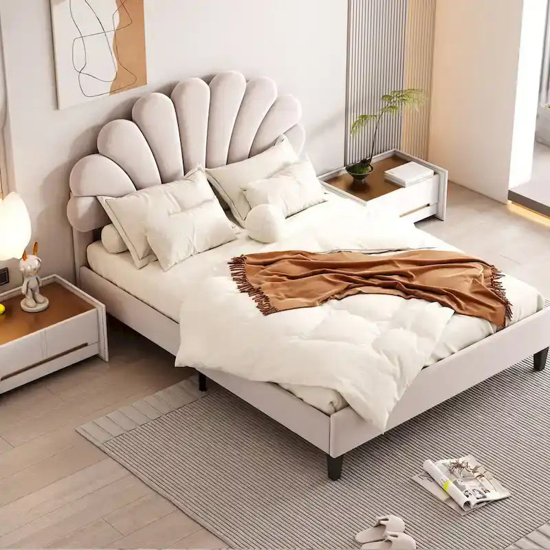 Letto a piattaforma imbottito matrimoniale con testiera a fiori