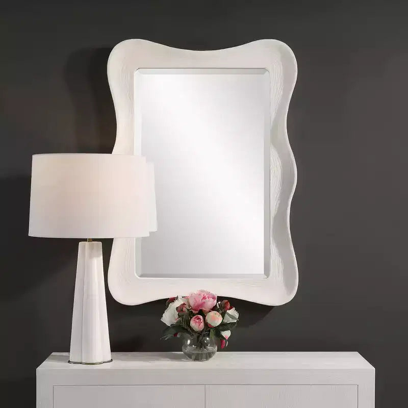 Specchio rettangolare ondulato Whitehaven di Uttermost
