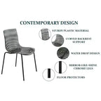 LeisureMod Astor Sedie da pranzo in plastica, set da 4, design a onde d'acqua con gambe in acciaio inossidabile nero, sedie moderne d'accento per cucina, sala da pranzo