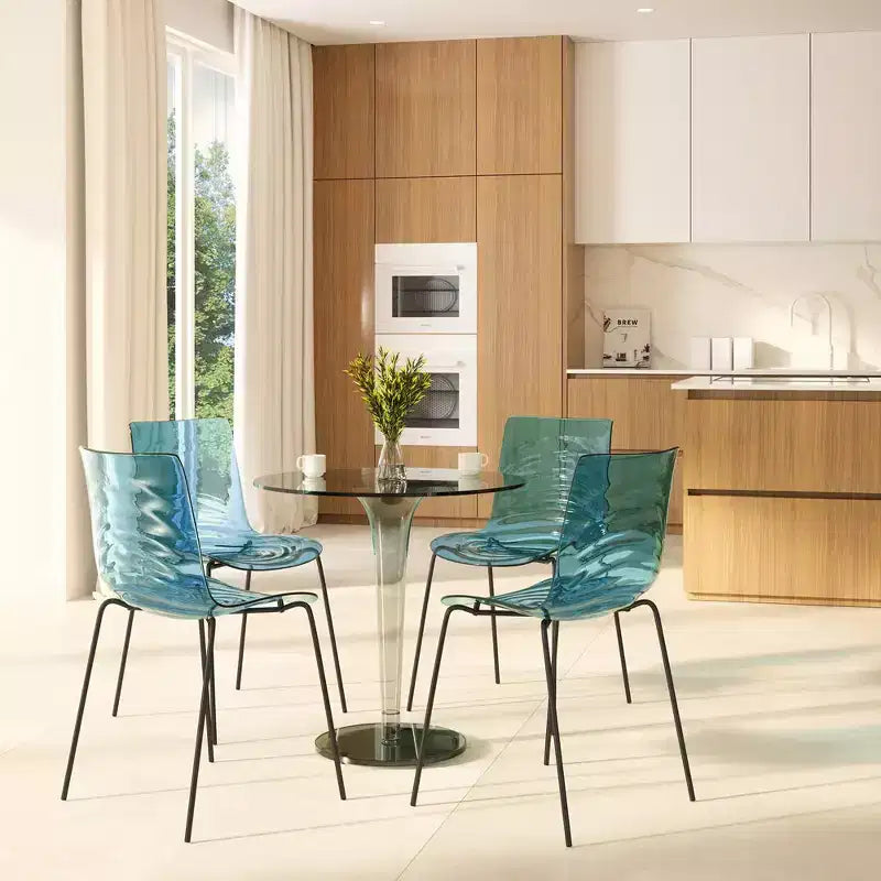 LeisureMod Astor Sedie da pranzo in plastica, set da 4, design a onde d'acqua con gambe in acciaio inossidabile nero, sedie moderne d'accento per cucina, sala da pranzo