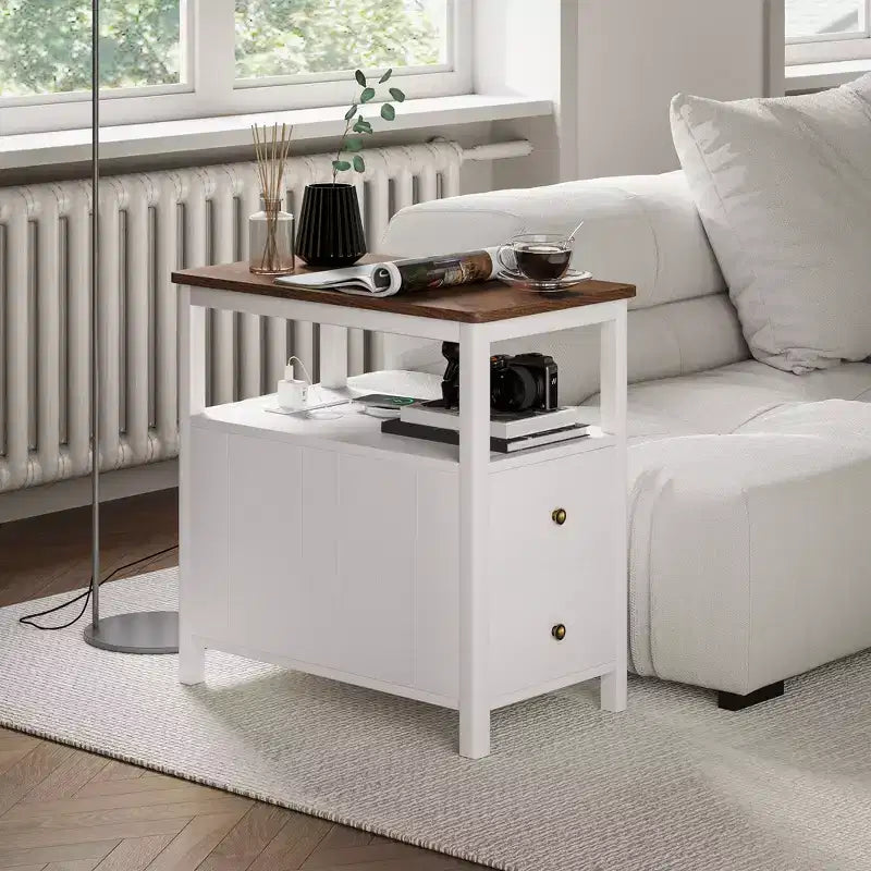Tavolino laterale stretto HOMCOM con stazione di ricarica e porte USB per soggiorno, tavolino moderno con cassetti, ripiano