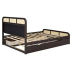 Letto a piattaforma matrimoniale in legno con rotelle estraibili e 2 cassetti, accenti in rattan 4S - ModernLuxe