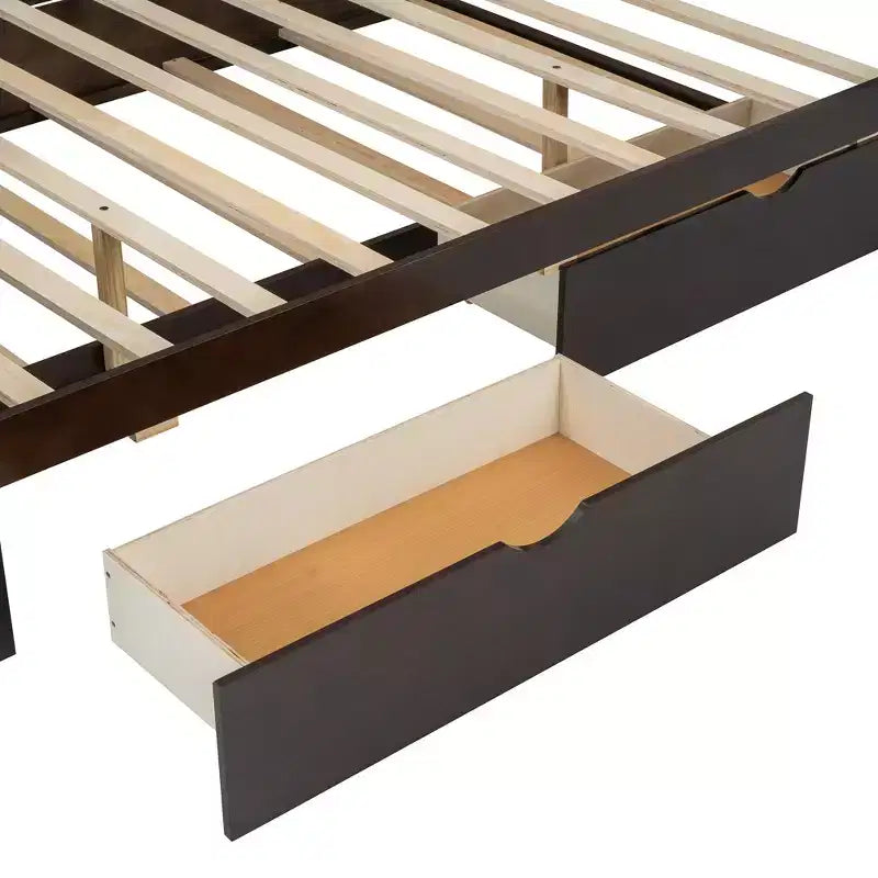 Letto a piattaforma matrimoniale in legno con rotelle estraibili e 2 cassetti, accenti in rattan 4S - ModernLuxe