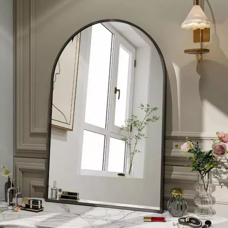 Specchio da Caminetto Ad Arco 24 x 36, Nero/Oro-HOMLUX: Cornice in Metallo, Montaggio a Parete, Decorazione Moderna